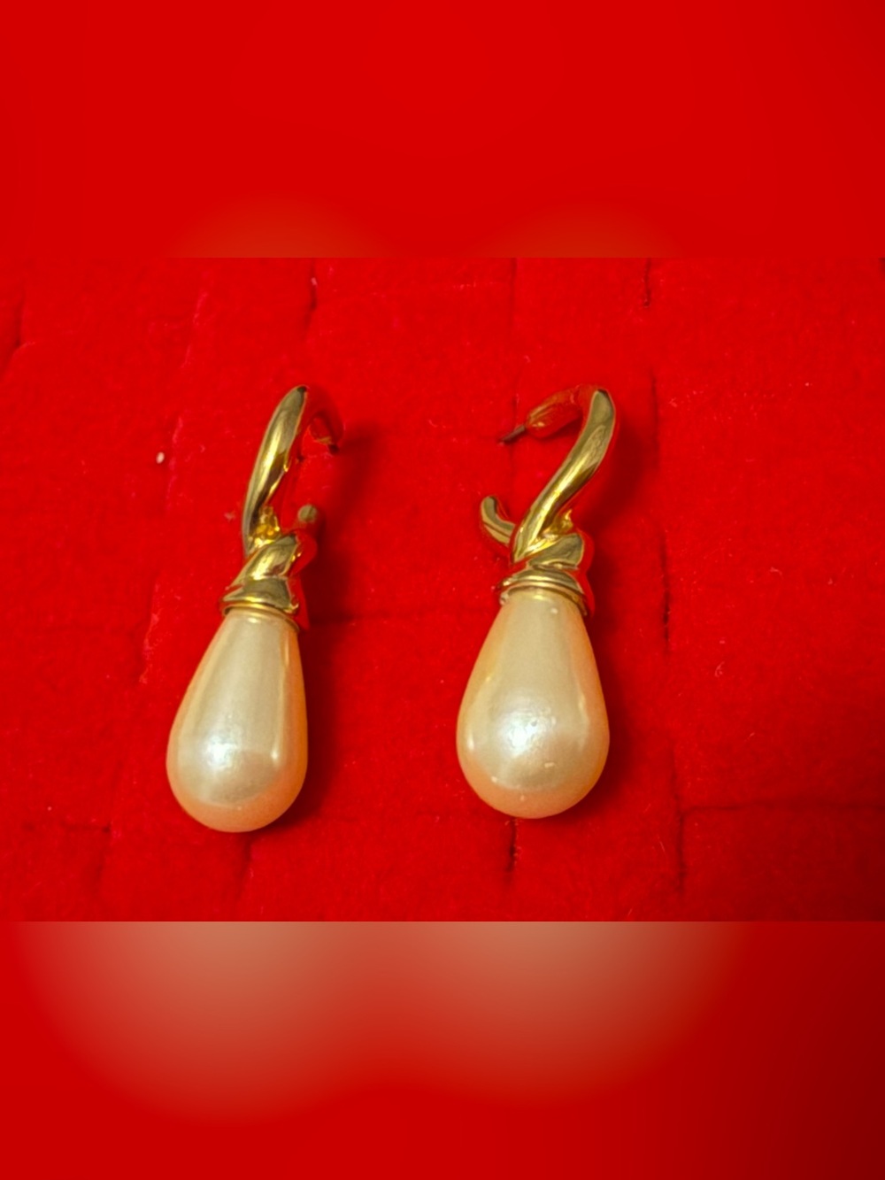 Vintage Carolee Classic Pearl Teardrop Gold Drop Earrings - Women Jewelry